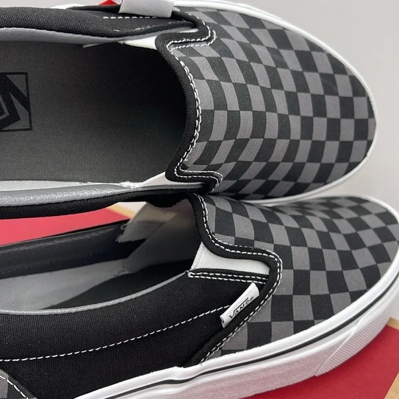 Vans Men’s Classic Slip-On Black/Pewter CheckerboardVN000EYEBPJSneakers